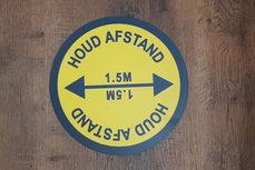 Stickers Gladde Vloeren Houd Afstand Ø 30cm - 10 stuks - Corona stickers - Vloersticker Stickers Gladde Vloeren Houd Afstand Ø 30cm - 10 stuks - Corona stickers - Vloersticker